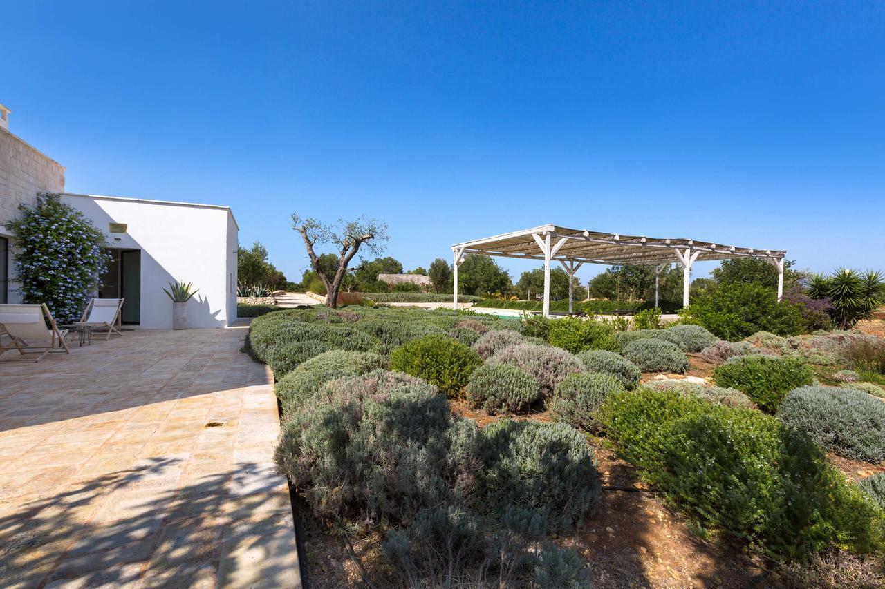 Casale Con Cipresso Villa Ostuni Eksteriør billede